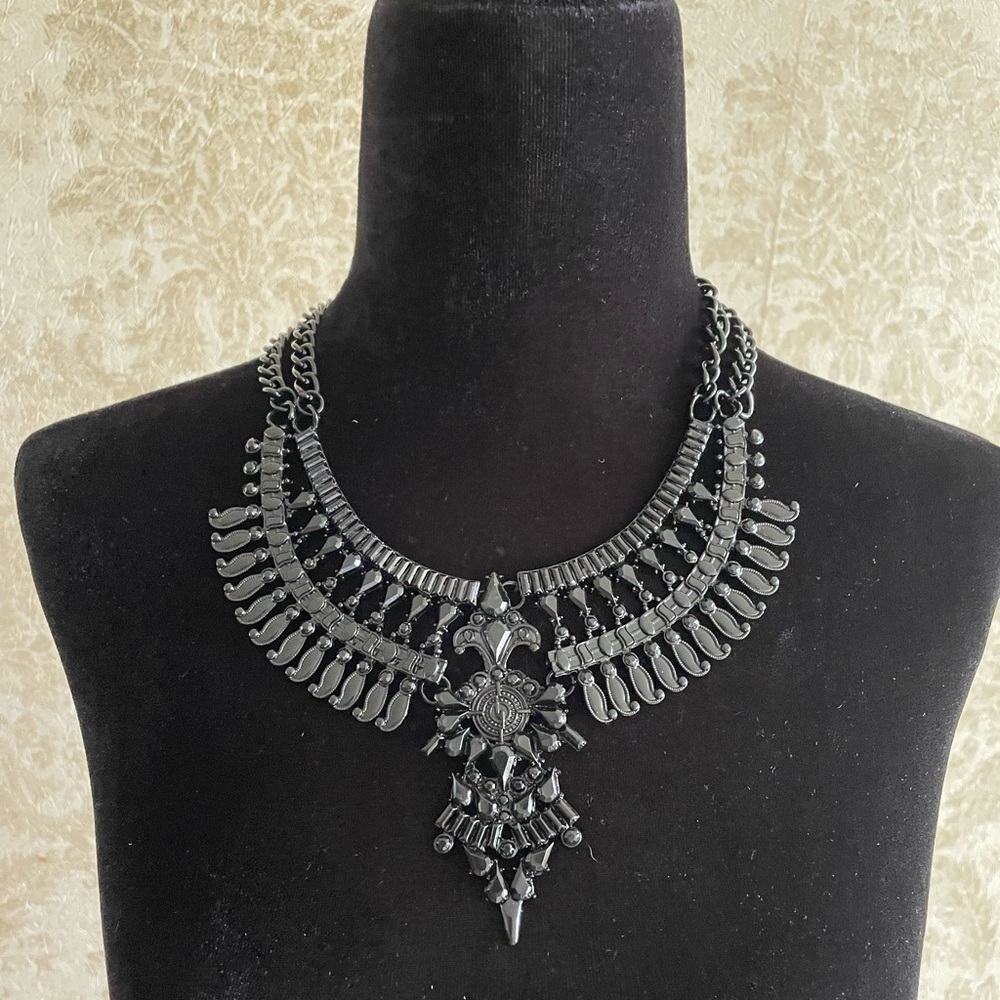 BNWT boho style statement necklace